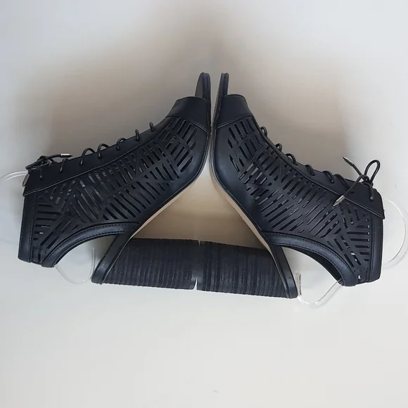 Sam Edelman Rocco Lace up Ankle Boots Womens 7 Black Laser Cut Open Peep Toe - Picture 9 of 13